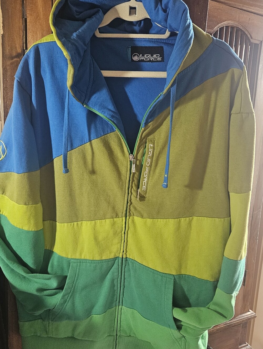 Men’s Colorblock by Liquid Force. Size XL